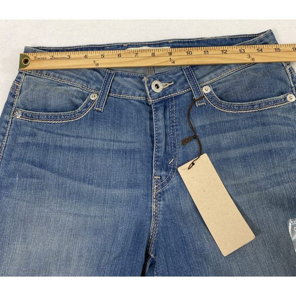 Levis 529 Capri Jeans Womens Size 10 Medium Wash Denim Stretch NWT - Picture 7 of 13